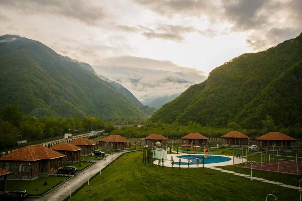 Hotel Sheki Park Exterior foto